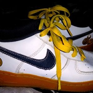 Air Force 1's Go The Extra Smile